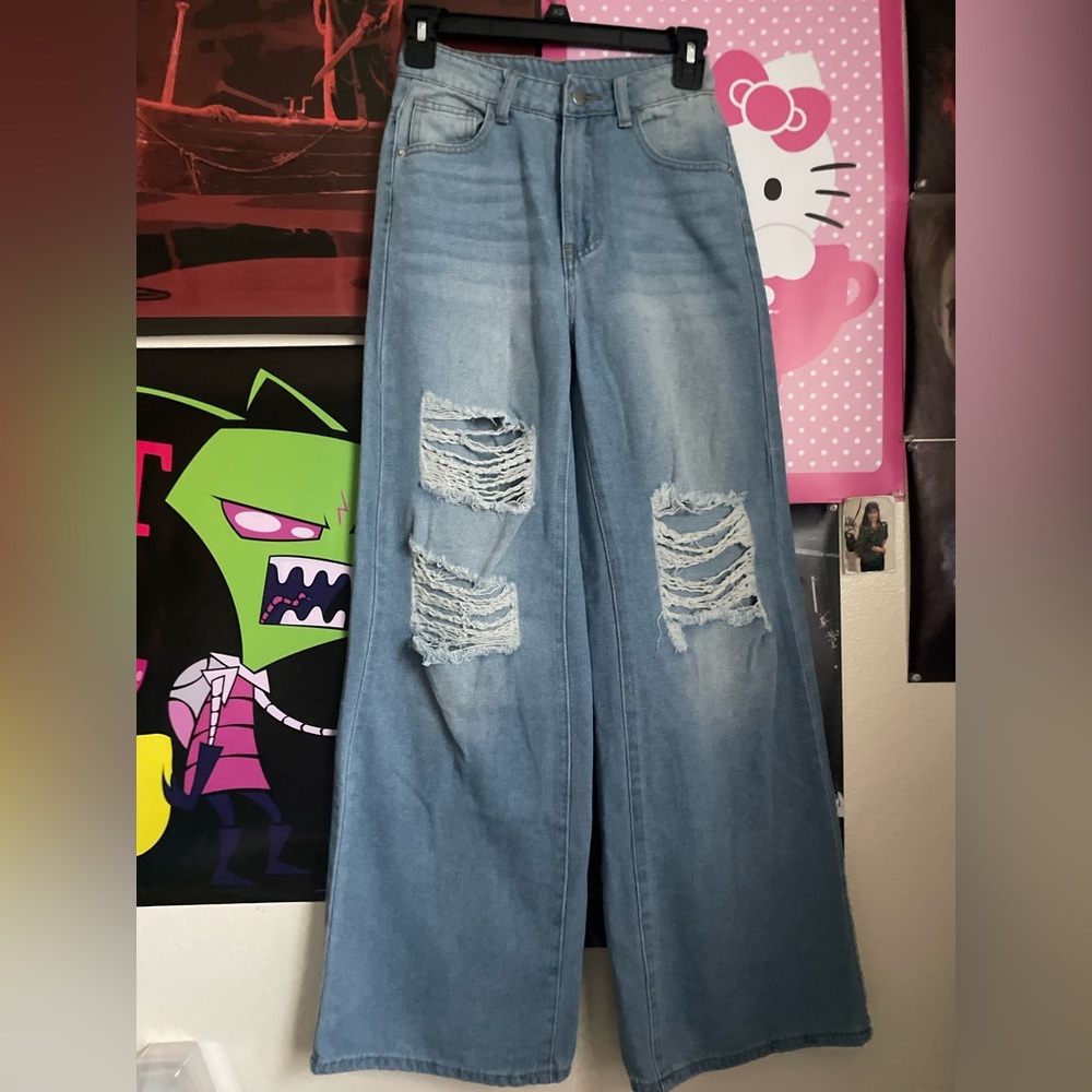 light flare pants🤍.